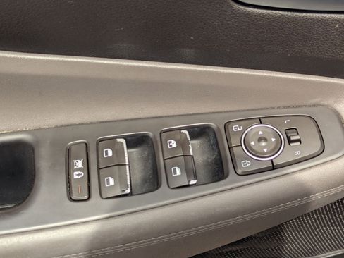 Used 2019 Hyundai Santa Fe SE FWD image 17
