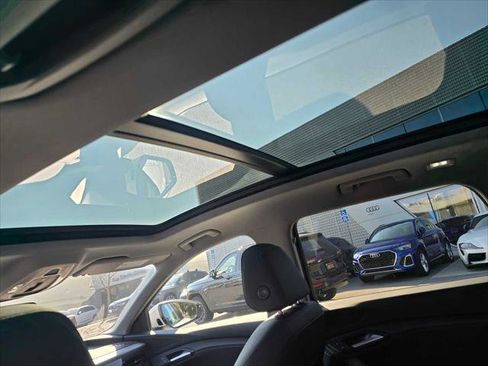 New 2025 Audi Q6 e-tron Premium image 22