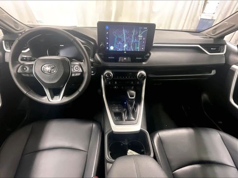 Used 2025 Toyota RAV4 XLE Premium image 21