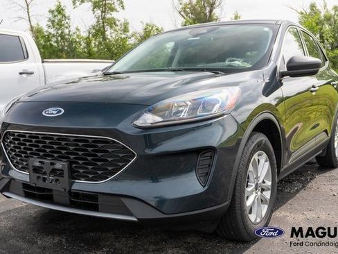 Used 2022 Ford Escape SE w/ Cold Weather Package AWD/4WD image 8