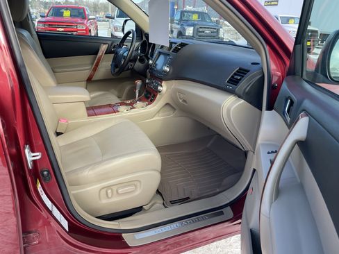 Used 2010 Toyota Highlander Limited image 32