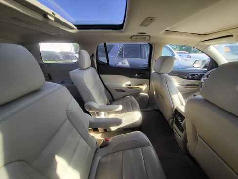 Used 2019 GMC Acadia Denali w/ Technology Package image 9