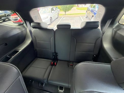 Used 2025 Chevrolet Traverse LT w/ Driver Confidence Package FWD image 26
