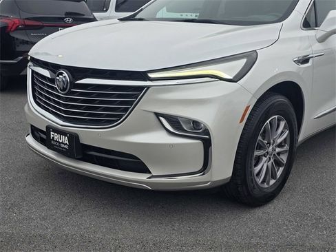 Used 2023 Buick Enclave Premium image 10