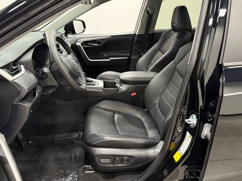 Used 2024 Toyota RAV4 XLE Premium image 14