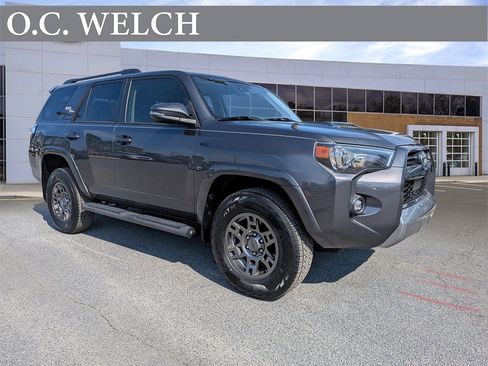 Used 2022 Toyota 4Runner TRD Off-Road Premium image 1