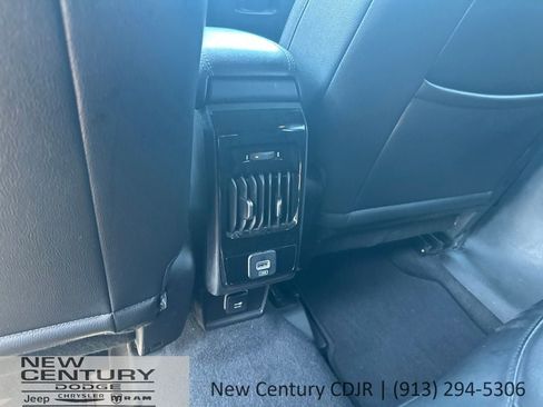 Used 2025 Jeep Compass Limited AWD/4WD image 9