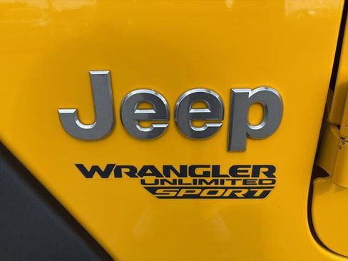 Used 2019 Jeep Wrangler Unlimited Sport S AWD/4WD image 11
