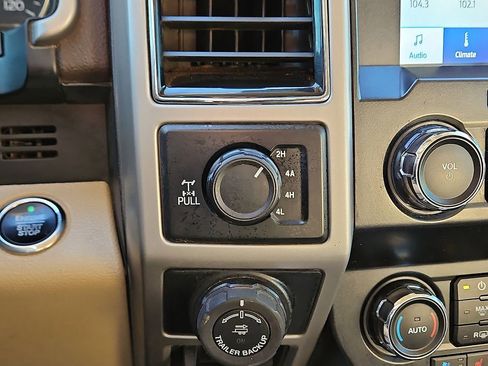 Used 2019 Ford F150 Lariat image 14