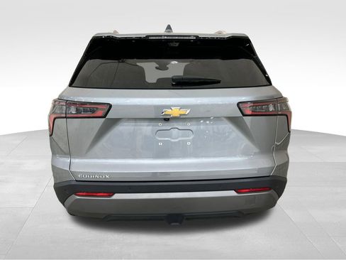 Used 2025 Chevrolet Equinox LT w/ Convenience Package II FWD image 4