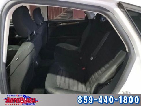 Used 2018 Ford Fusion SE image 6