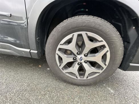 Used 2023 Subaru Forester Premium image 10