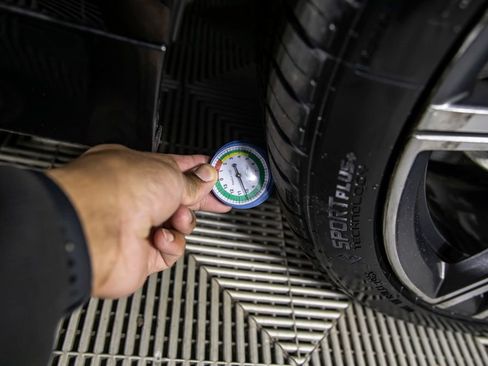 Used 2023 BMW 330e w/ Driving Assistance Package image 48