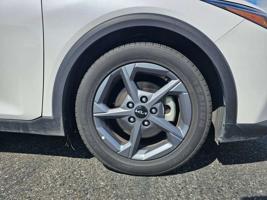 Used 2025 Kia K4 FWD image 9