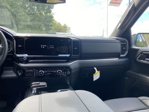 New 2026 GMC Sierra 1500 SLT image 29