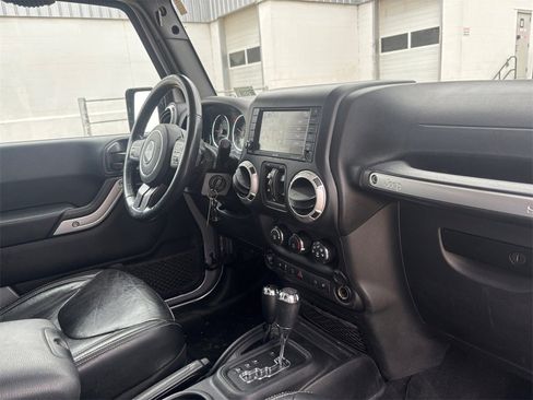 Used 2018 Jeep Wrangler Unlimited Sahara w/ Trailer Tow Group image 17