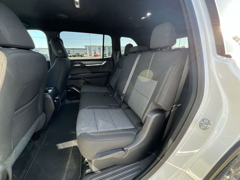 New 2025 GMC Acadia Elevation image 25