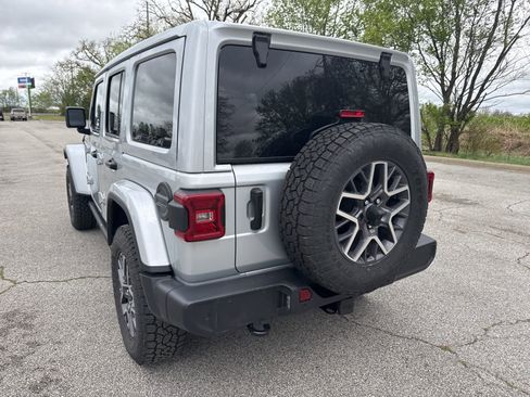 Used 2024 Jeep Wrangler Sahara w/ Technology Group image 6