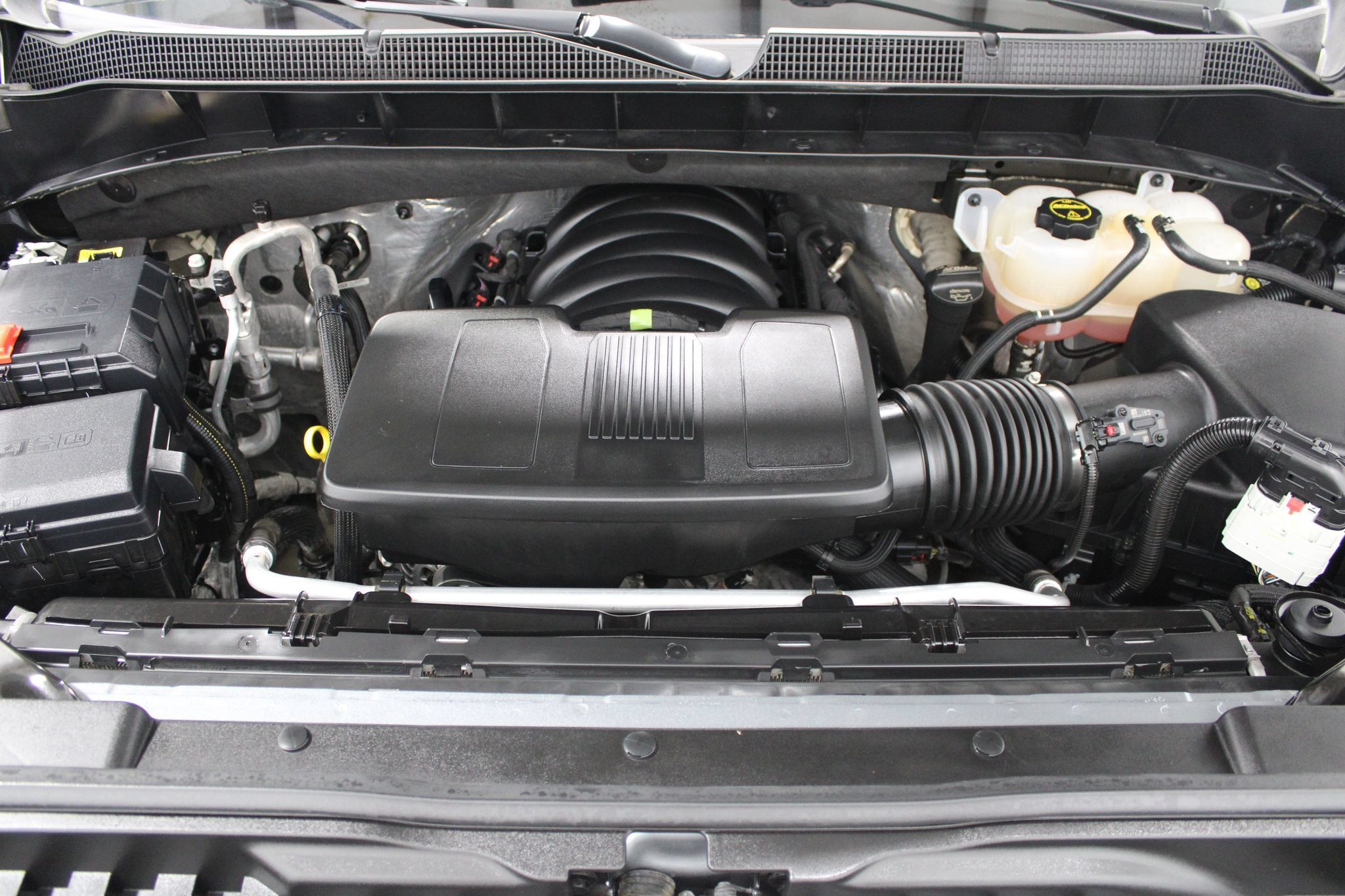 Used 2024 Chevrolet Silverado 1500 LTZ AWD/4WD image 9