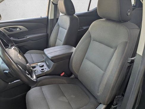 Used 2020 Chevrolet Traverse LT FWD image 16