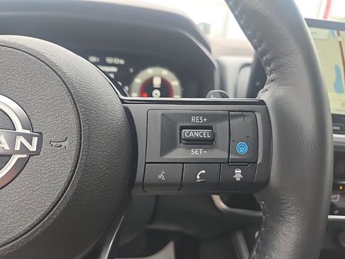 Used 2023 Nissan Rogue Platinum w/ Platinum Premium Package image 17