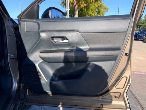 Used 2026 Nissan Kicks SV image 22