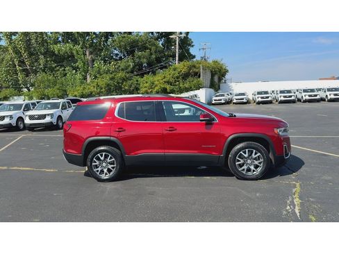 Certified 2023 GMC Acadia SLT image 9