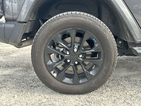 Used 2023 Jeep Wrangler Sahara w/ Cold Weather Group image 18