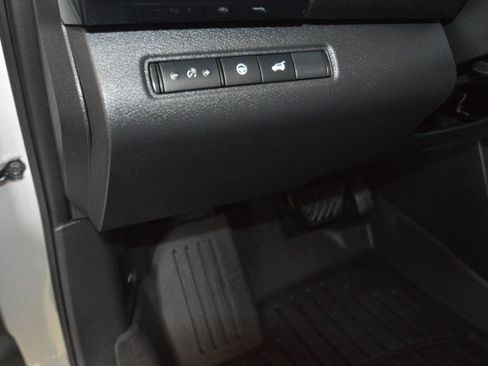 Used 2025 Nissan Pathfinder SV w/ SV Premium Package AWD/4WD image 38