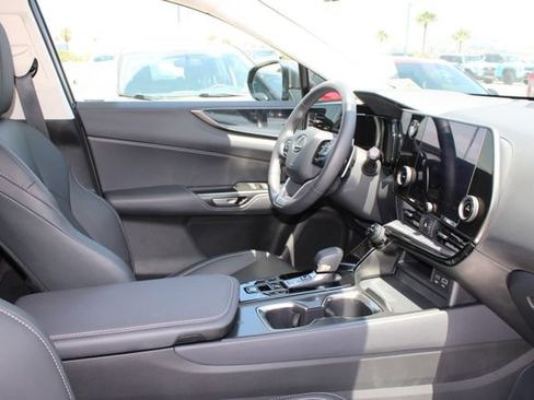 Certified 2025 Lexus NX 250 FWD w/ Accessory Package (2T) image 5