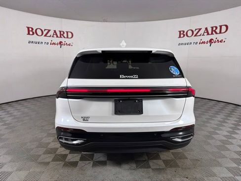 Certified 2024 Lincoln Nautilus Premier AWD/4WD image 7