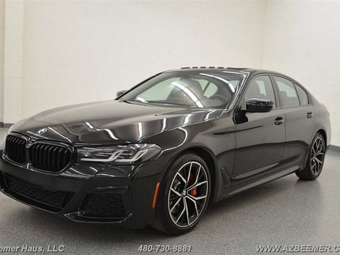 Used 2023 BMW 530i w/ M Sport Package RWD image 3