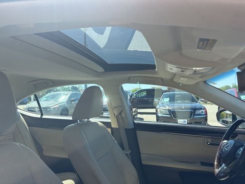 Used 2018 Lexus ES 350 w/ Premier Package FWD image 30