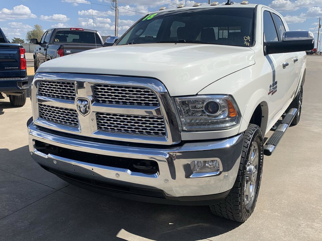 Used 2018 RAM 2500 Laramie AWD/4WD image 3