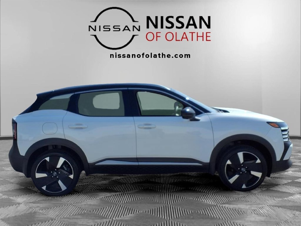 Used 2025 Nissan Kicks SR w/ SR Premium Package AWD/4WD image 29