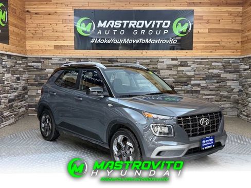 Used 2026 Hyundai Venue SEL FWD image 1
