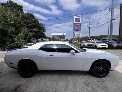 Used 2019 Dodge Challenger SXT w/ Blacktop Package RWD image 7