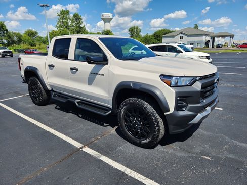 Used 2026 Chevrolet Colorado Trail Boss AWD/4WD image 9