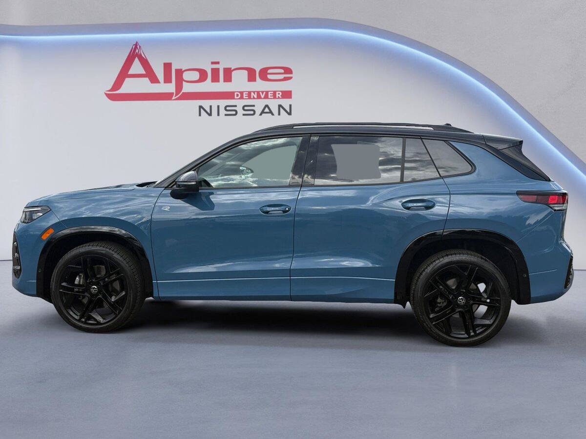 Used 2026 Volkswagen Tiguan SE R-Line AWD/4WD image 2