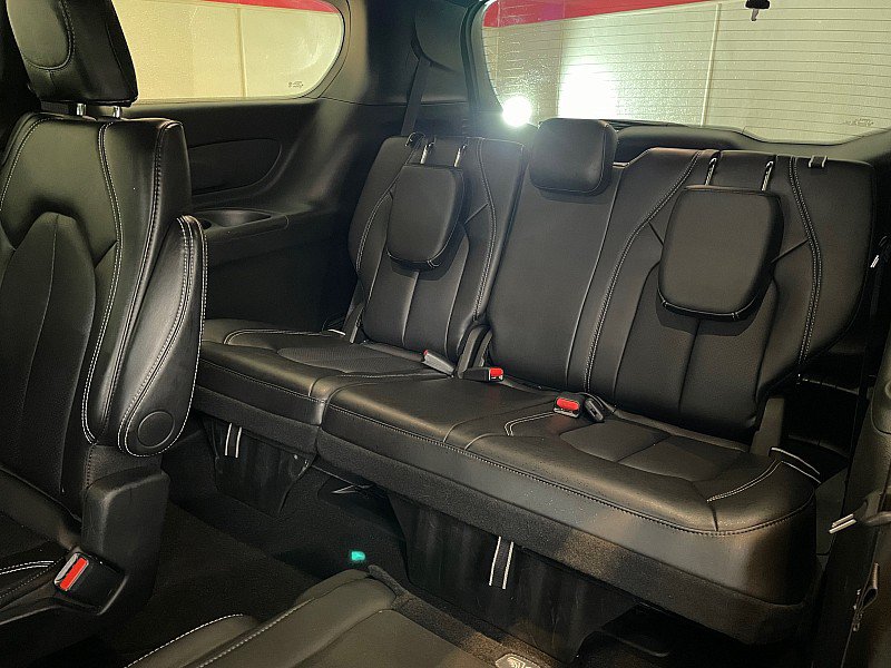 Used 2026 Chrysler Pacifica Select FWD image 25
