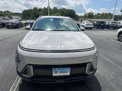 Used 2024 Hyundai Kona SEL AWD/4WD image 5