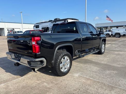 Used 2021 Chevrolet Silverado 2500 LTZ w/ LTZ Convenience Package AWD/4WD image 5
