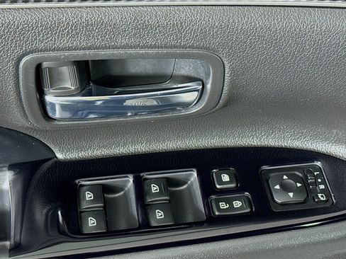 Used 2020 Mitsubishi Outlander LE image 23