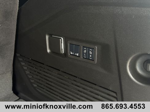 Used 2025 Chevrolet Tahoe High Country AWD/4WD image 20