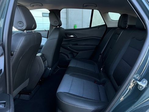 Used 2025 Chevrolet Trax LT image 11