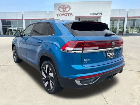 Used 2024 Volkswagen Atlas Cross Sport SE FWD image 3