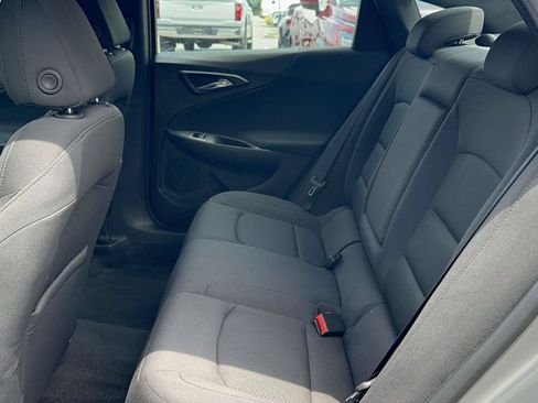 Used 2017 Chevrolet Malibu LT FWD image 14