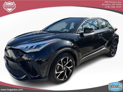 Used 2022 Toyota C-HR XLE image 1