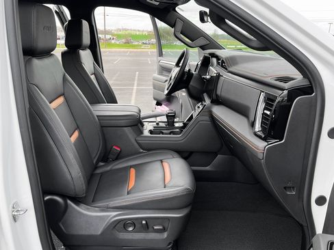 Used 2024 GMC Sierra 1500 AT4 image 20