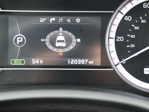 Used 2017 Kia Niro Touring image 11